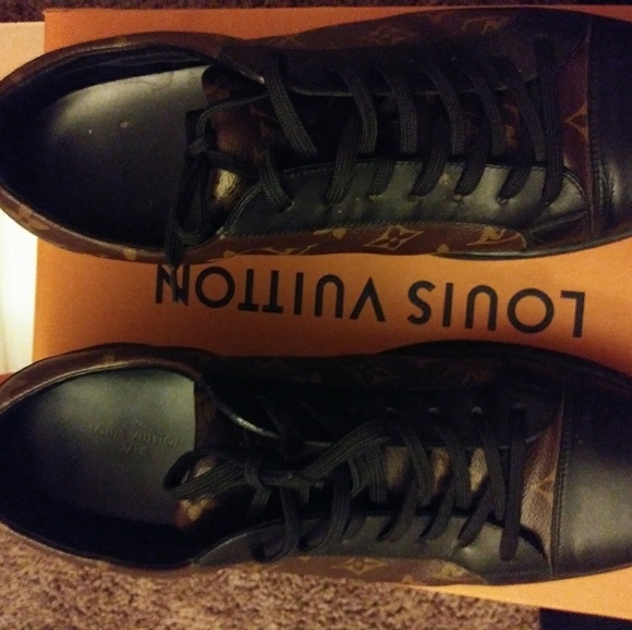 Louis vuitton mens shoe 9.5 - Picture 3 of 3